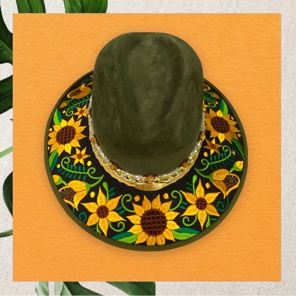 Handmade hats ๐ - Picture 2 of 2